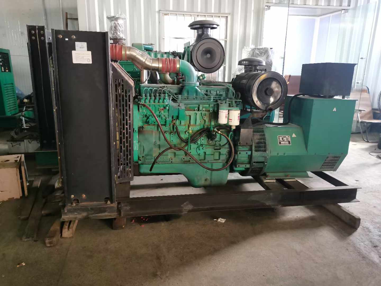 宜阳发电机租赁如何确定电缆的承载电流是否在安全范围内？